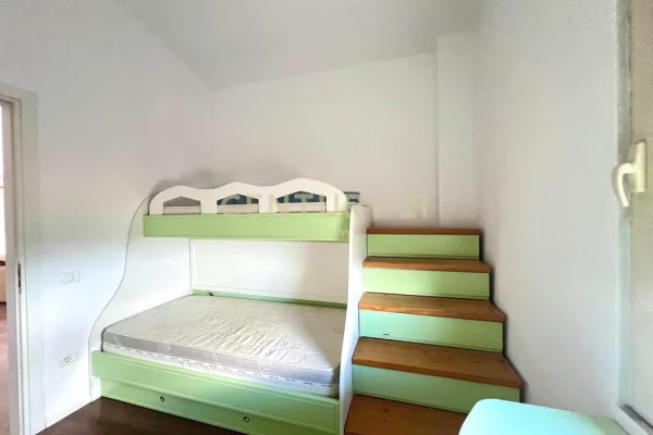 Shtepi me qera Apartament ne Tirane, 3+1, Mobilimi E mobiluar, Pagesa 850  Euro.