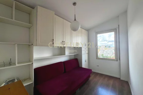 Shtepi me qera Apartament ne Tirane, 3+1, Mobilimi E mobiluar, Pagesa 850  Euro.