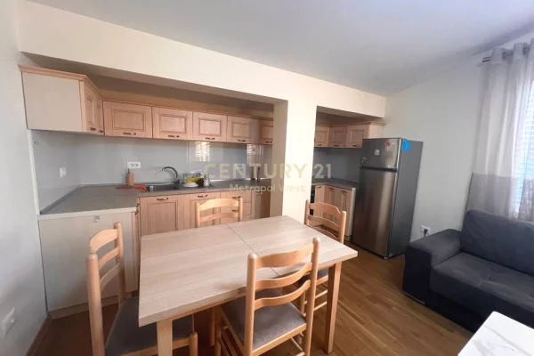 Shtepi me qera 2+1 ne Tirane - 650 Euro