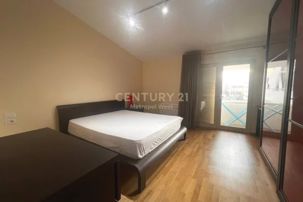 Shtepi me qera Apartament ne Tirane, 2+1, Mobilimi E mobiluar, Pagesa 650  Euro.