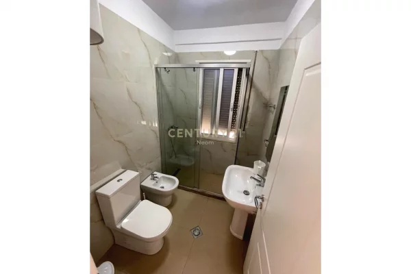 Shtepi me qera Apartament ne Tirane, 2+1, Mobilimi E mobiluar, Pagesa 900  Euro.