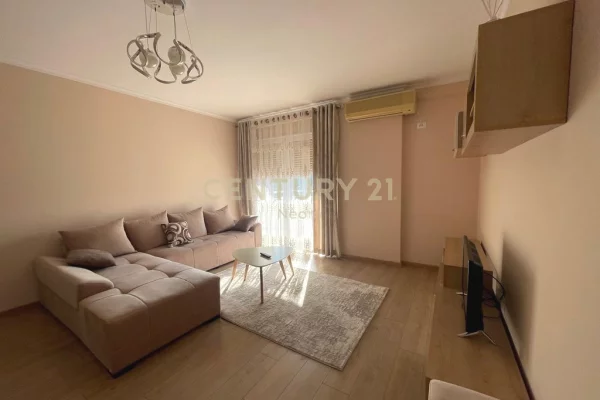 Shtepi me qera Apartament ne Tirane, 2+1, Mobilimi E mobiluar, Pagesa 900  Euro.