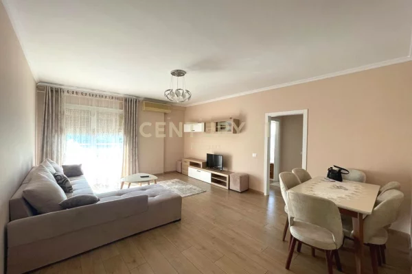 Shtepi me qera Apartament ne Tirane, 2+1, Mobilimi E mobiluar, Pagesa 900  Euro.