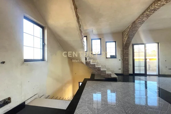 Shtepi ne shitje 3+1 ne Tirane - 500,000 Euro