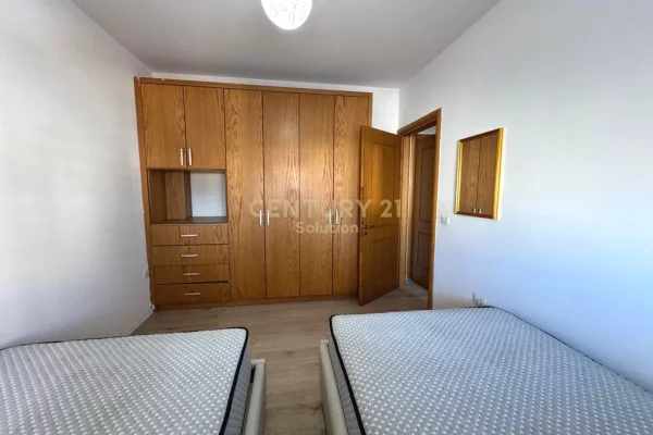Shtepi me qera Apartament ne Tirane, 2+1, Mobilimi E mobiluar, Pagesa 550  Euro.