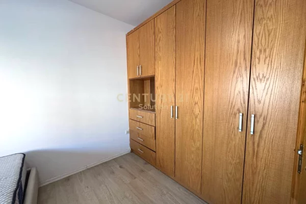 Shtepi me qera Apartament ne Tirane, 2+1, Mobilimi E mobiluar, Pagesa 550  Euro.