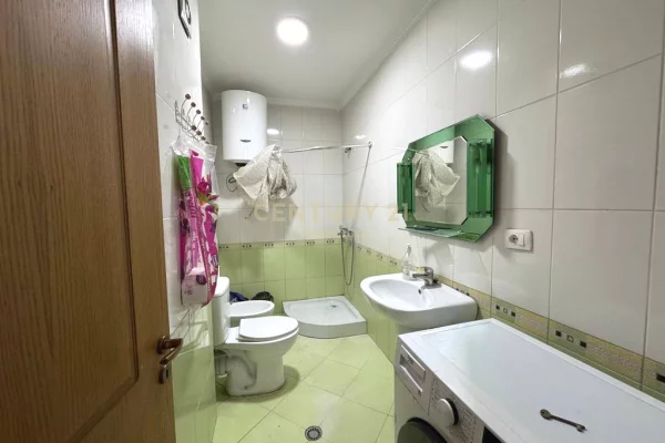 Shtepi me qera Apartament ne Tirane, 2+1, Mobilimi E mobiluar, Pagesa 550  Euro.