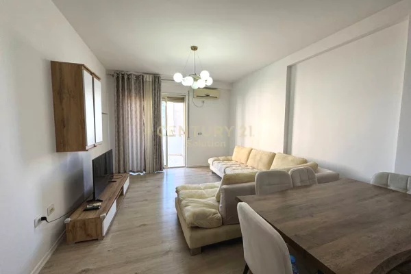 Shtepi me qera Apartament ne Tirane, 2+1, Mobilimi E mobiluar, Pagesa 550  Euro.