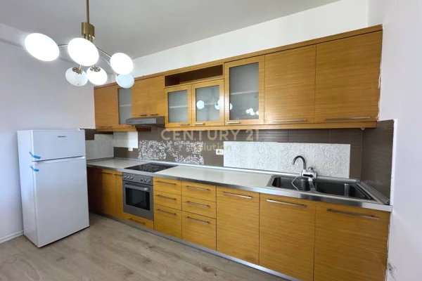 Shtepi me qera 2+1 ne Tirane - 550 Euro