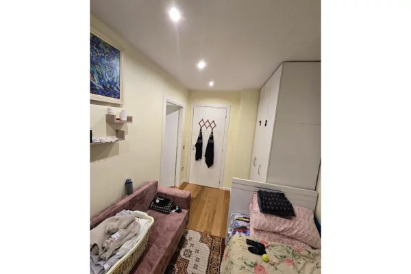 Shtepi ne shitje Apartament ne Tirane, 1+1, Mobilimi E mobiluar, Pagesa 235,000  Euro.