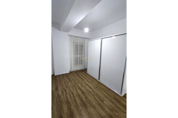 Shtepi me qera Apartament ne Tirane, 1+1, Mobilimi Pjeserisht e mobiluar, Pagesa 400  Euro.