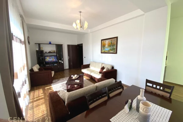 Shtepi ne shitje Apartament ne Tirane, 2+1, Mobilimi E mobiluar, Pagesa 259,400  Euro.