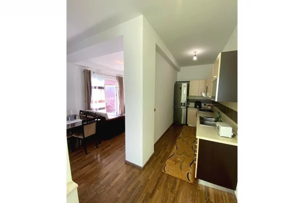 Shtepi ne shitje Apartament ne Tirane, 2+1, Mobilimi E mobiluar, Pagesa 259,400  Euro.