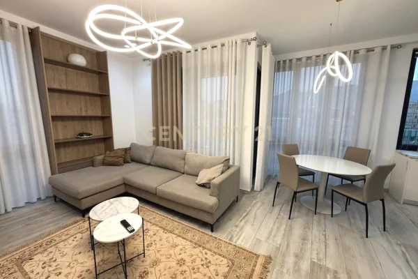 Shtepi me qera 2+1 ne Tirane - 1,500 Euro