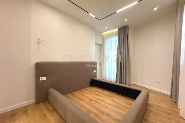 Shtepi me qera Apartament ne Tirane, 2+1, Mobilimi E mobiluar, Pagesa 2,200  Euro.