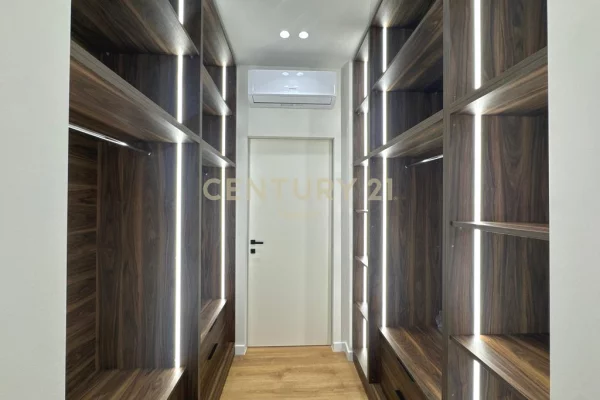 Shtepi me qera Apartament ne Tirane, 2+1, Mobilimi E mobiluar, Pagesa 2,200  Euro.