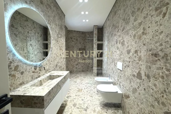 Shtepi me qera Apartament ne Tirane, 2+1, Mobilimi E mobiluar, Pagesa 2,200  Euro.