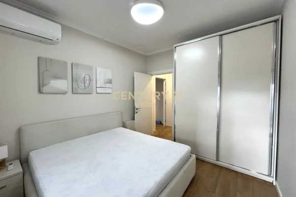 Shtepi me qera Apartament ne Tirane, 1+1, Mobilimi E mobiluar, Pagesa 1,100  Euro.