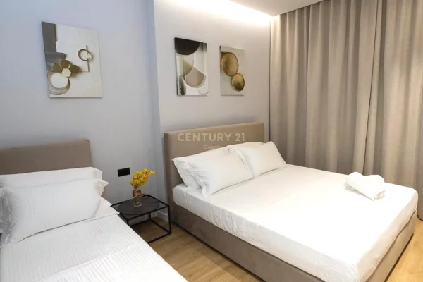 Ambiente Commerciale in Affitto 5+1 a Valona - 250,000 Euro