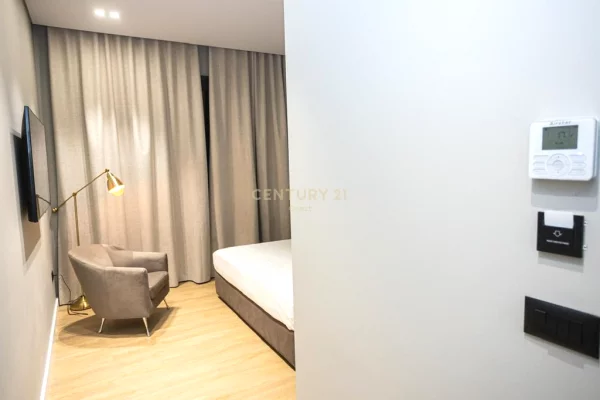 Shitje: Mini Hotel Luksoz, Afer Qendres Historike te Vlores