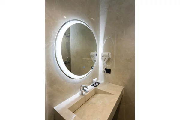 Shitje: Mini Hotel Luksoz, Afer Qendres Historike te Vlores