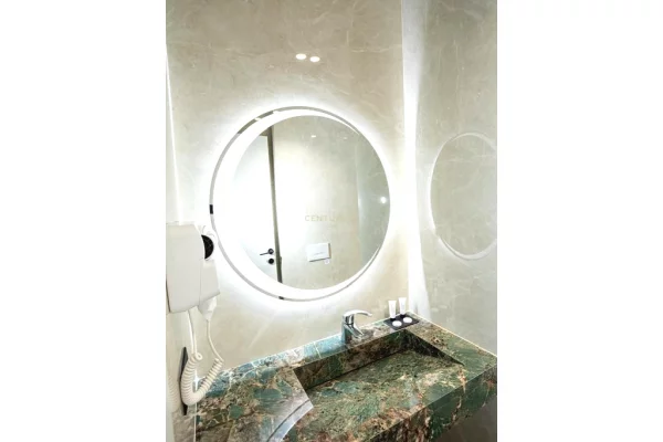 Shitje: Mini Hotel Luksoz, Afer Qendres Historike te Vlores