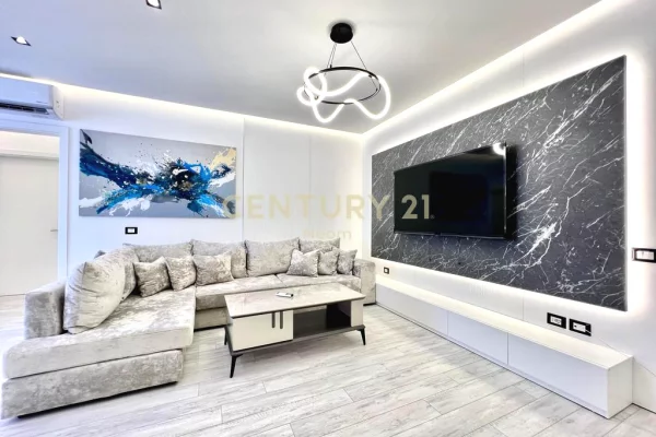 Shtepi me qera 3+1 ne Tirane - 1,300 Euro