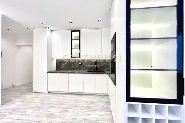 Shtepi me qera Apartament ne Tirane, 3+1, Mobilimi E mobiluar, Pagesa 1,300  Euro.