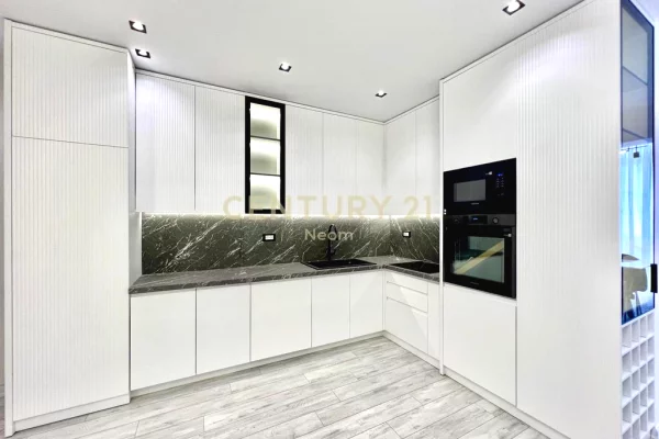 Shtepi me qera Apartament ne Tirane, 3+1, Mobilimi E mobiluar, Pagesa 1,300  Euro.