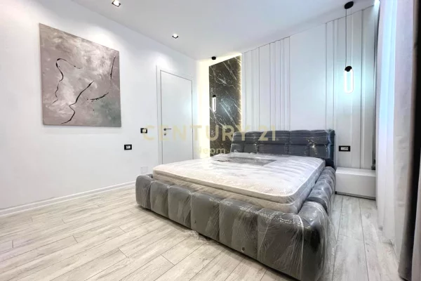 Shtepi me qera Apartament ne Tirane, 3+1, Mobilimi E mobiluar, Pagesa 1,300  Euro.