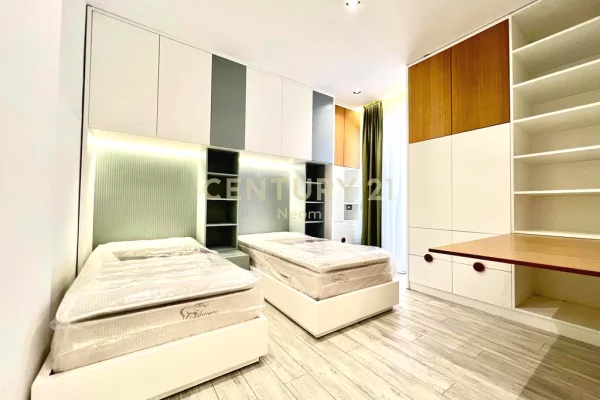 Shtepi me qera Apartament ne Tirane, 3+1, Mobilimi E mobiluar, Pagesa 1,300  Euro.