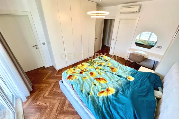 Shtepi me qera Apartament ne Tirane, 3+1, Mobilimi E mobiluar, Pagesa 1,600  Euro.