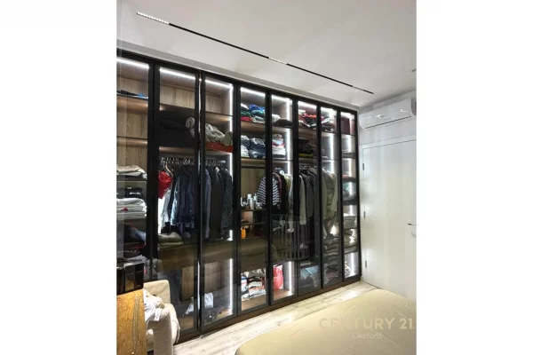 Shtepi ne shitje Apartament ne Tirane, 2+1, Mobilimi E mobiluar, Pagesa 250,000  Euro.