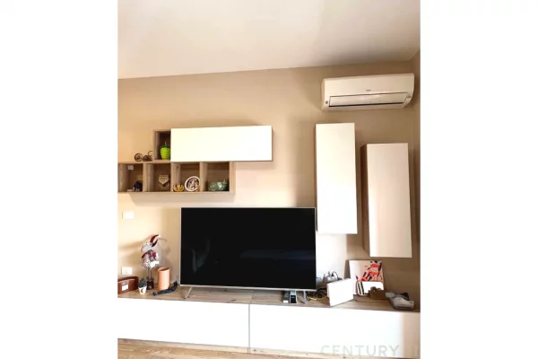 Shtepi me qera 2+1 ne Tirane - 750 Euro