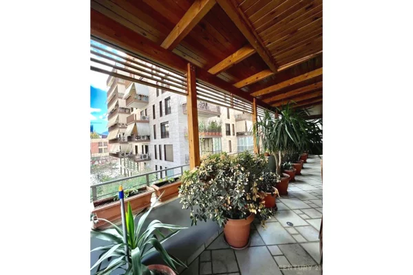 Shtepi ne shitje Apartament ne Tirane, 3+1, Mobilimi E mobiluar, Pagesa 630,000  Euro.