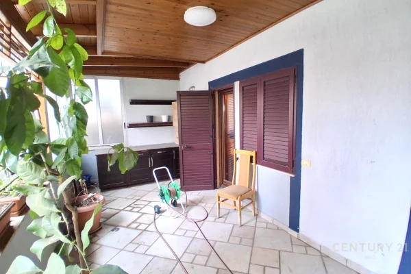 Shtepi ne shitje Apartament ne Tirane, 3+1, Mobilimi E mobiluar, Pagesa 630,000  Euro.