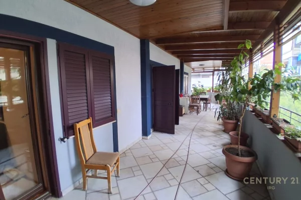 Shtepi ne shitje Apartament ne Tirane, 3+1, Mobilimi E mobiluar, Pagesa 630,000  Euro.