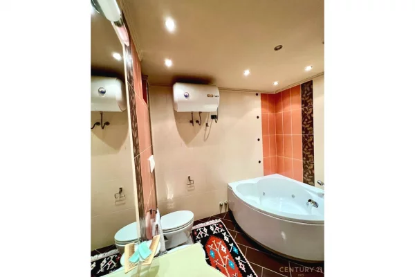 Shtepi ne shitje Apartament ne Tirane, 3+1, Mobilimi E mobiluar, Pagesa 630,000  Euro.