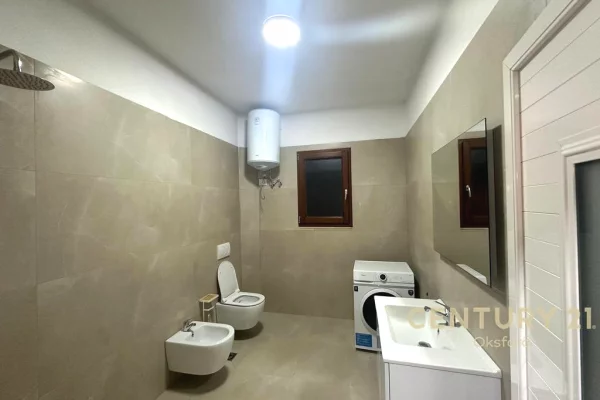 Shtepi me qera Apartament ne Tirane, 2+1, Mobilimi E mobiluar, Pagesa 550  Euro.