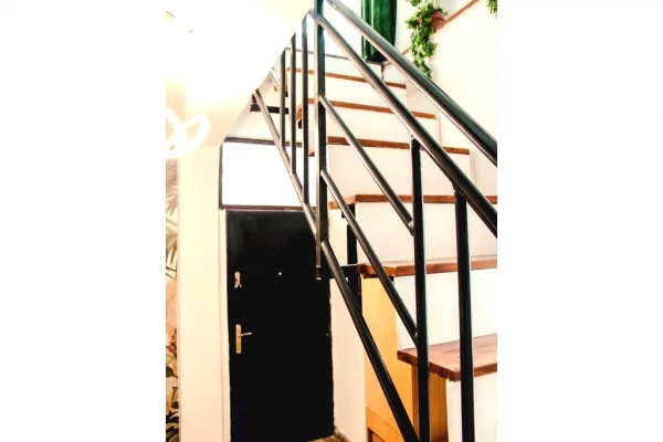 Shtepi ne shitje Apartament ne Tirane, 1+1, Mobilimi E mobiluar, Pagesa 87,000  Euro.