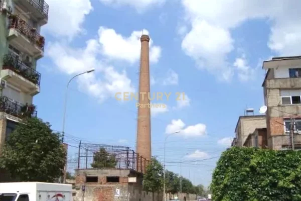 Shtepi ne shitje Apartament ne Tirane, 2+1, Mobilimi Pjeserisht e mobiluar, Pagesa 128,000  Euro.