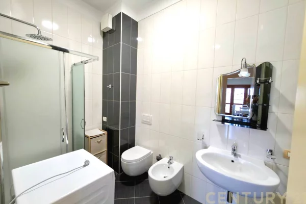 Shtepi ne shitje Apartament ne Tirane, 3+1, Mobilimi E mobiluar, Pagesa 550,000  Euro.