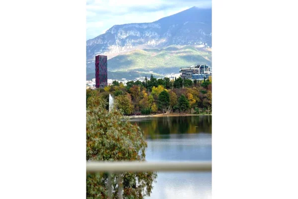 Shtepi ne shitje Apartament ne Tirane, 3+1, Mobilimi E mobiluar, Pagesa 550,000  Euro.