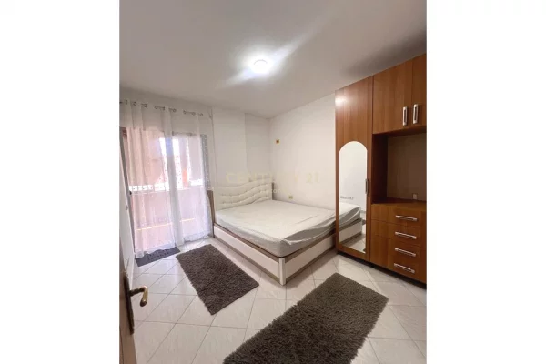 Shtepi me qera Apartament ne Tirane, 2+1, Mobilimi E mobiluar, Pagesa 500  Euro.