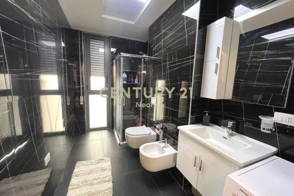 Shtepi me qera Apartament ne Tirane, 2+1, Mobilimi E mobiluar, Pagesa 800  Euro.