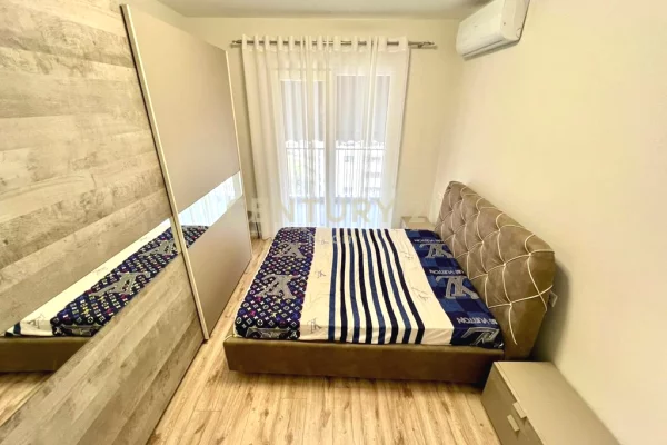 Shtepi me qera Apartament ne Tirane, 1+1, Mobilimi E mobiluar, Pagesa 550  Euro.