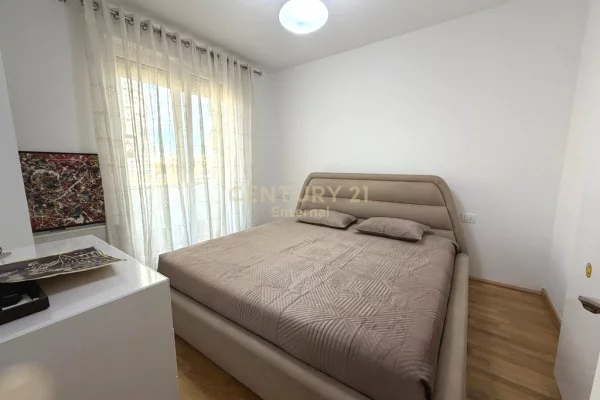 Shtepi me qera Apartament ne Tirane, 2+1, Mobilimi E mobiluar, Pagesa 1,500  Euro.