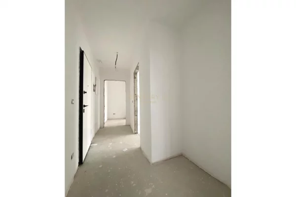 Shtepi me qera Apartament ne Tirane, 2+1, Mobilimi Bosh, pa mobiluar, Pagesa 1,800  Euro.