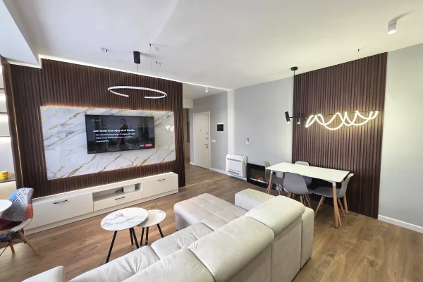 Shtepi me qera 2+1 ne Tirane - 1,000 Euro