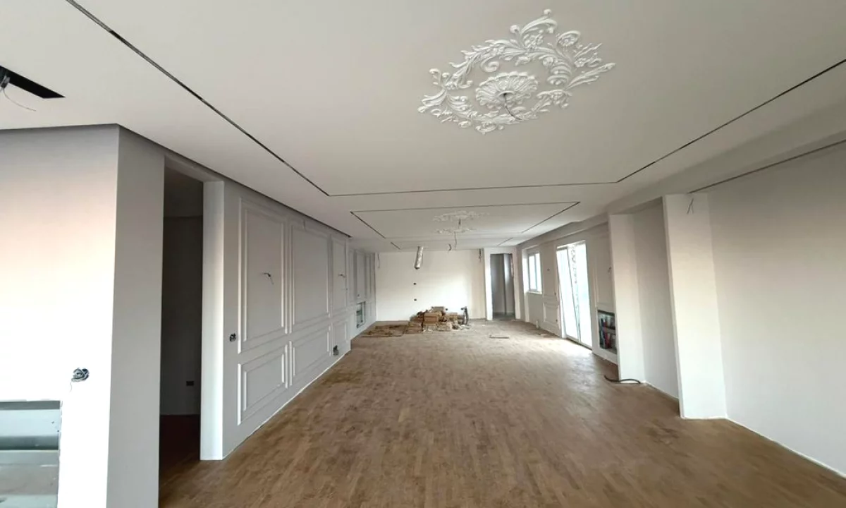 Shtepi ne shitje Apartament ne Tirane, 3+1, Mobilimi Bosh, pa mobiluar, Pagesa 750,000  Euro.